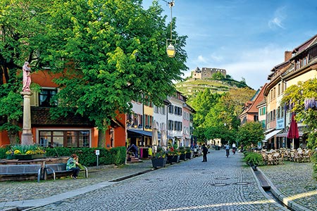 Historische Fauststadt Staufen mit Burgruine